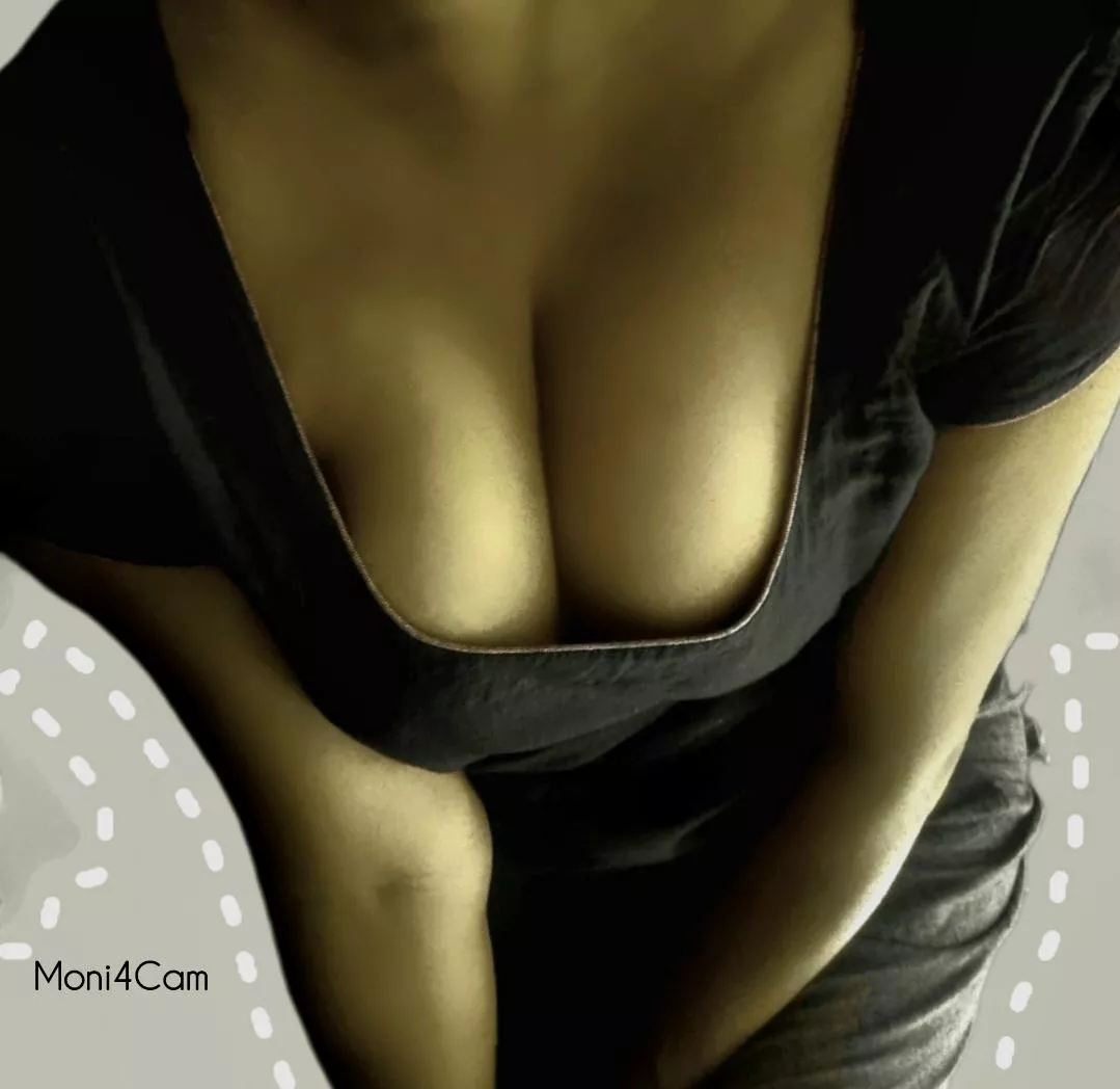 Went to get food from the delivery guy. I hope, he got an eyefull posted by Moni4Cam