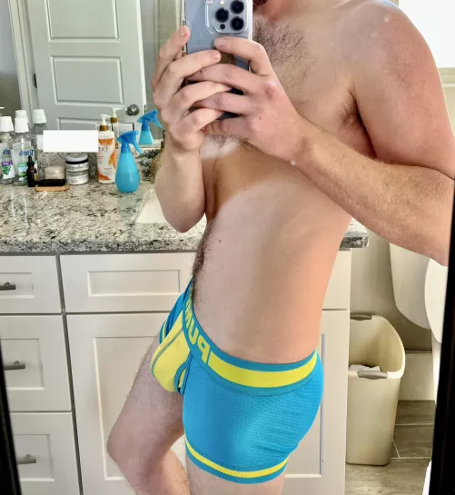 26m getting back into WoW and looking for some gaymer friends and playmates ☺️😉 hmu! by cmgysx7