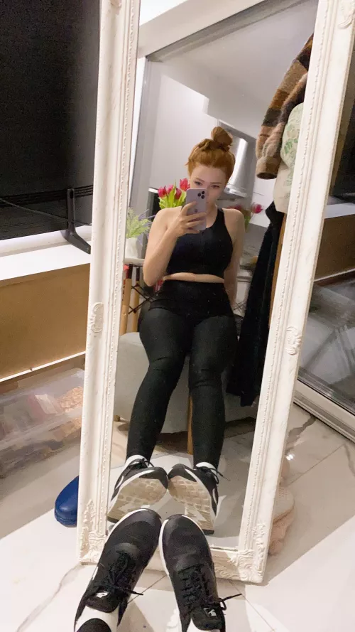 A little sefie after workout by strawberrymei66