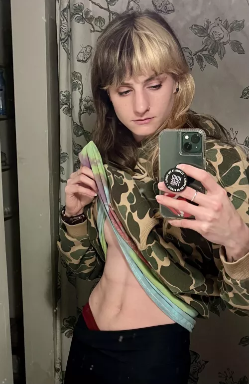 An andro tummy flash [img] by stoneyghostkitten
