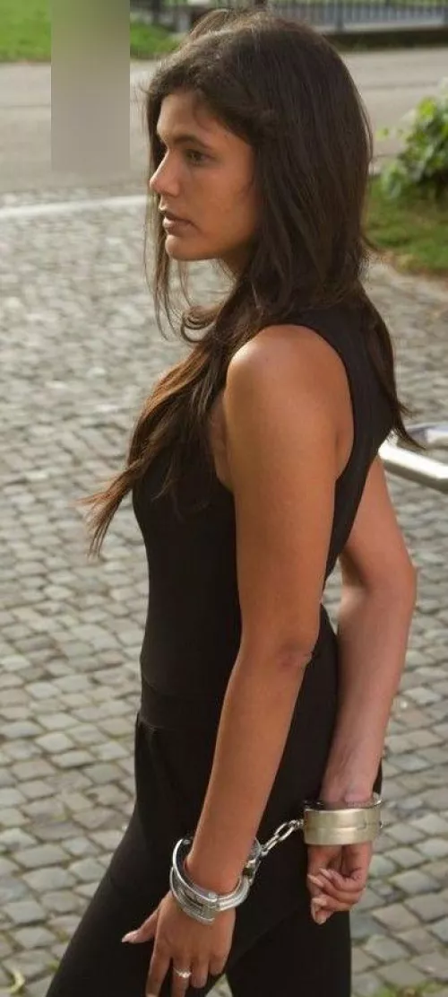 Clejuso heavy duty cuffs. Anyone have the original pic? I was not able to find it but I know it’s a but more zoomed out. by biasreddit