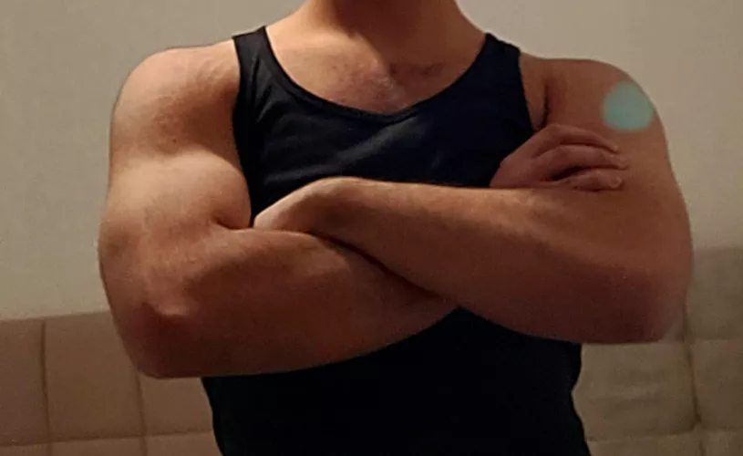 Don't worry, I've got your back 😏 by V0xe_ll