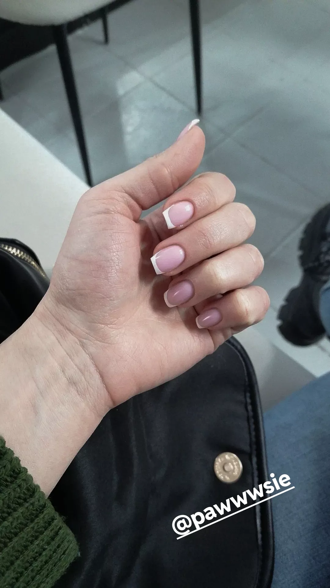 don't you just love a fresh manicure? posted by pawwwsie