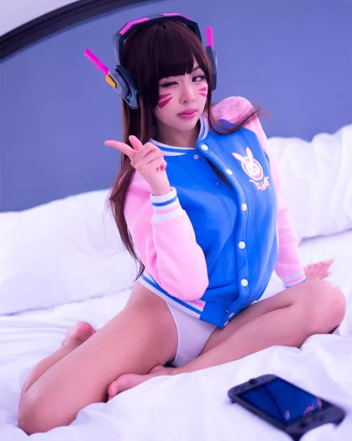 D.Va by Queeniebunny (self) by queeniebunny