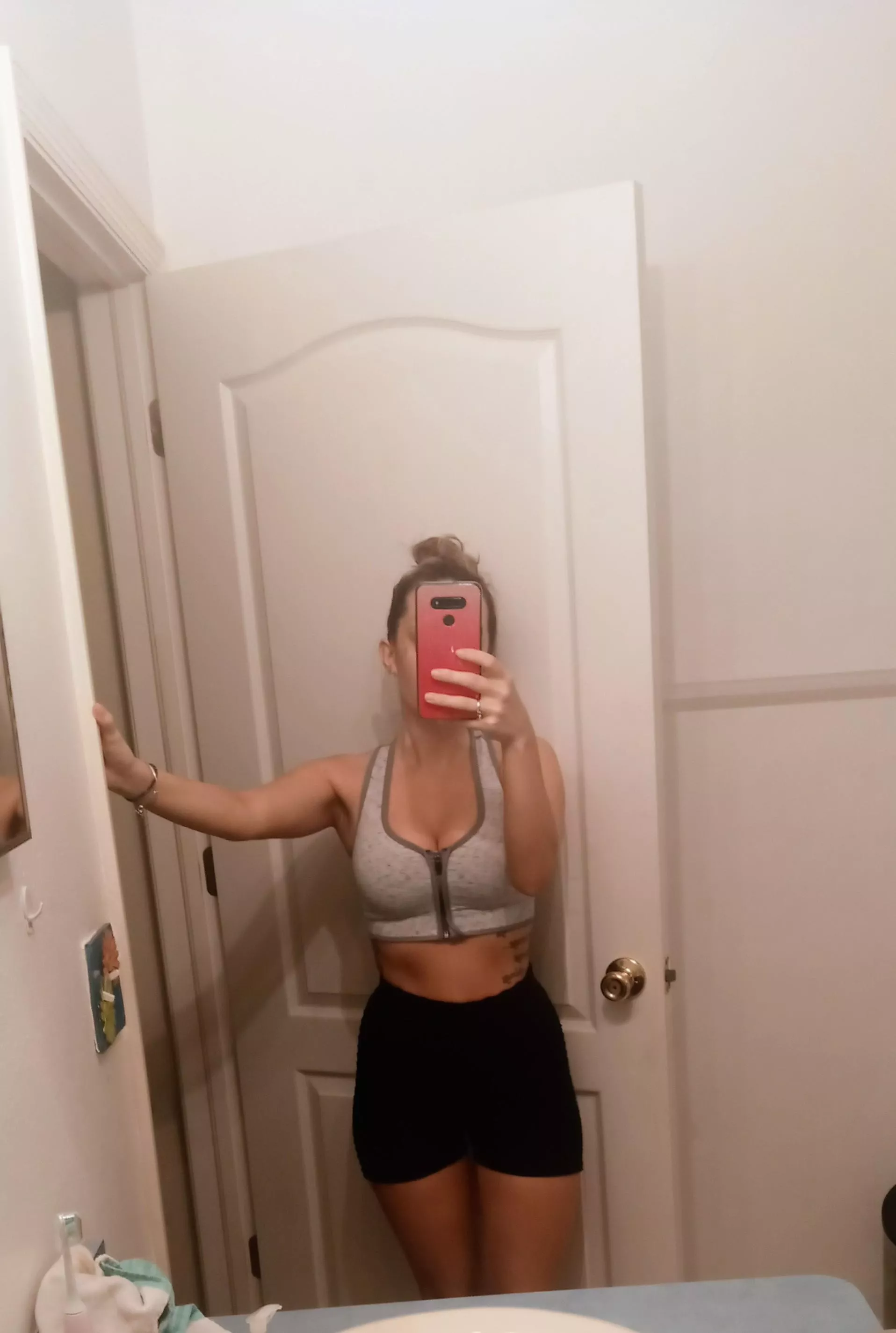 I dont look cute when I workout 🤣 I push and sweat posted by rayofhope22