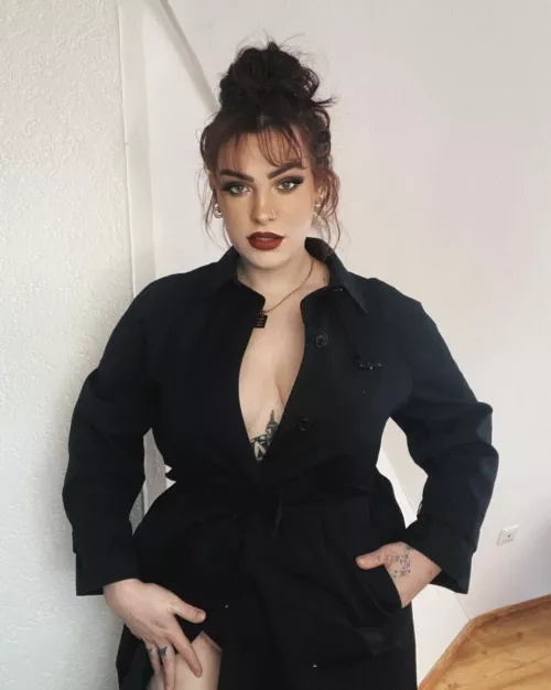 I get off to people telling me that I'm pretty by AffectAltruistic7807