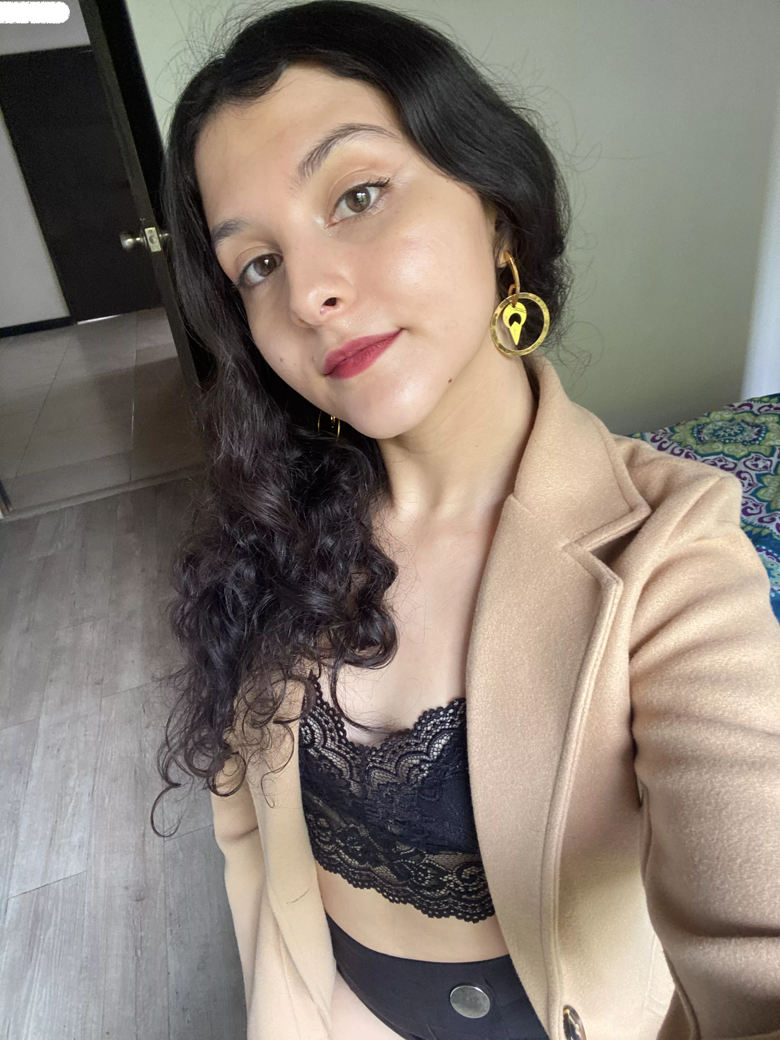 If you see me in public, do you get horny? 😘 posted by OrganizaterXwfhj