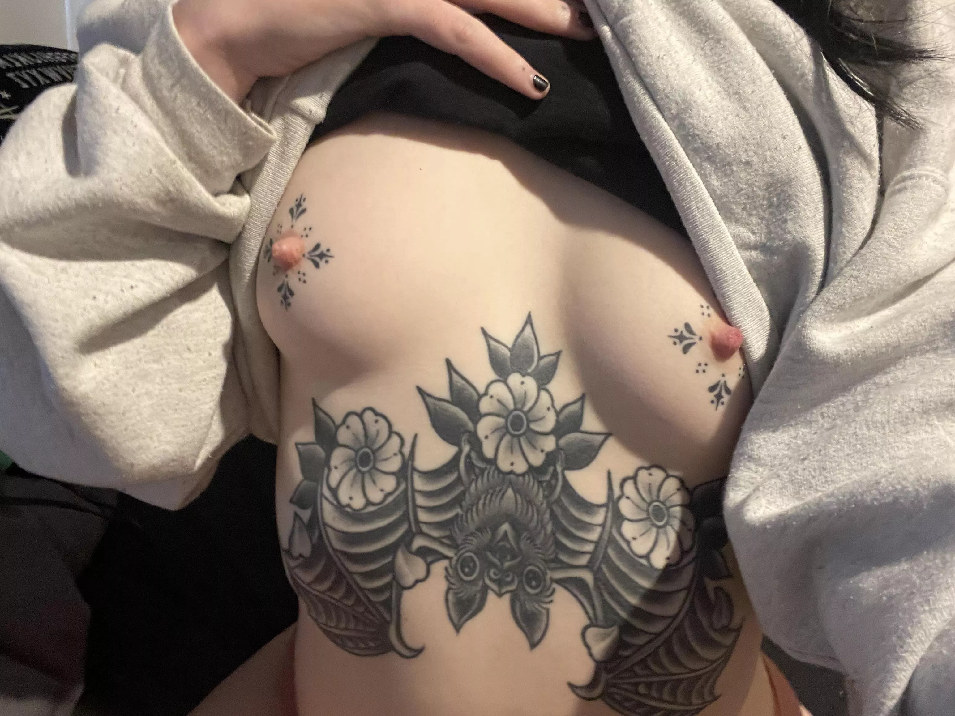 i’m waiting for you😈🖤 posted by SadGirlOF