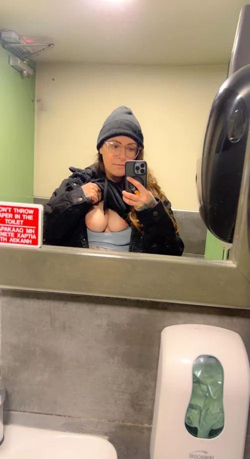 It’s rather chilly out here by bratly_xo