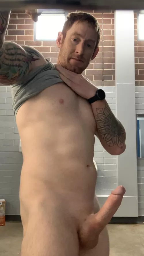 (M) I think I’m making some pretty good gym progress. What do you ladies think. Shoot me a message by fitmaintenceginger