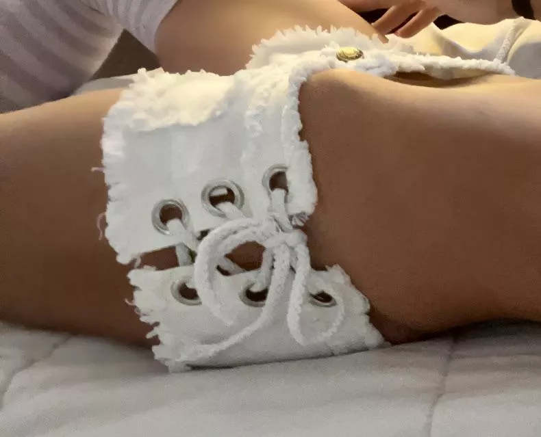 My little hip bones and my little bridge 😍👅 posted by RylerinCa