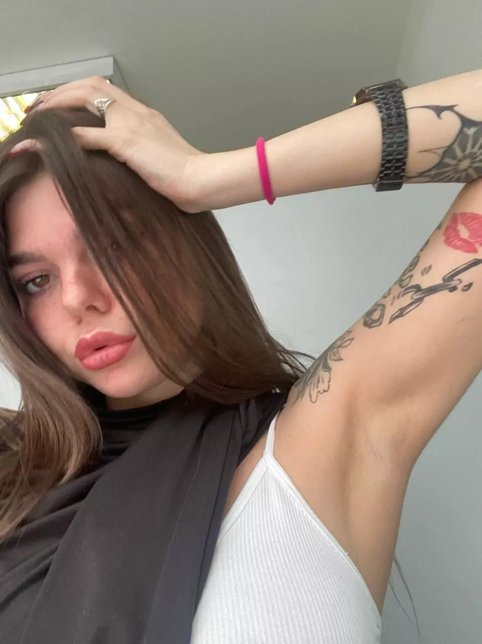 My sweaty armpits after a workout) Do you want to smell it?) posted by piper_kitty1