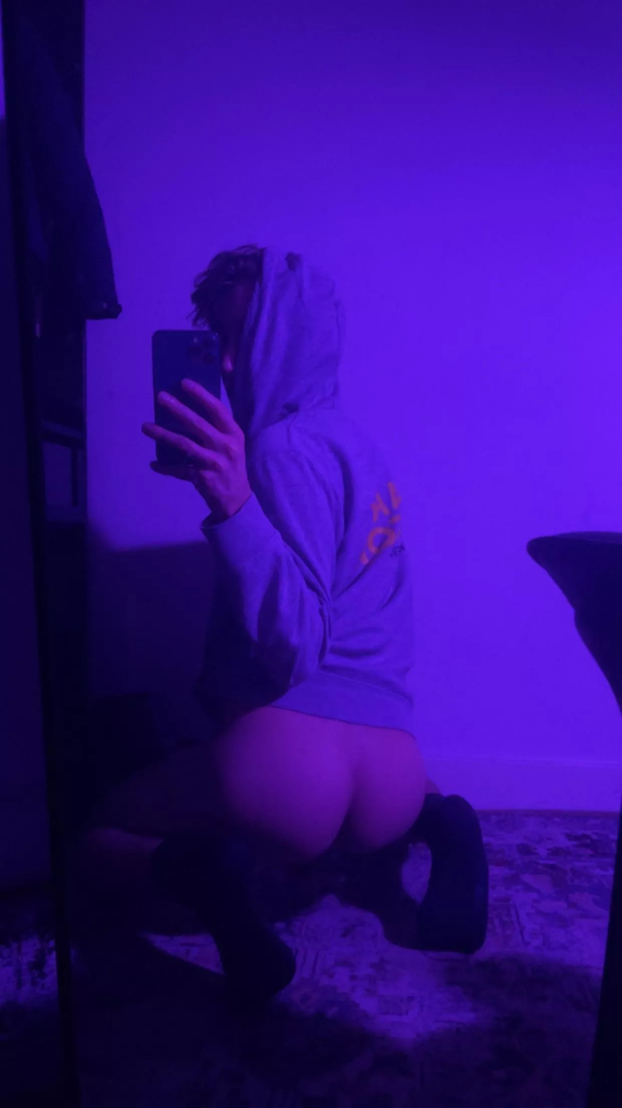 Playing with the new Hue lights 💜 amongst other things ;) posted by Rotterdam_Gay