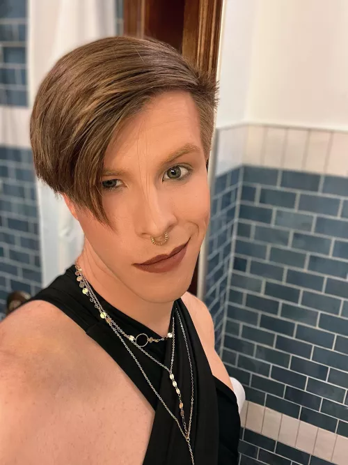 Slowly getting better at makeup by mitsumi1