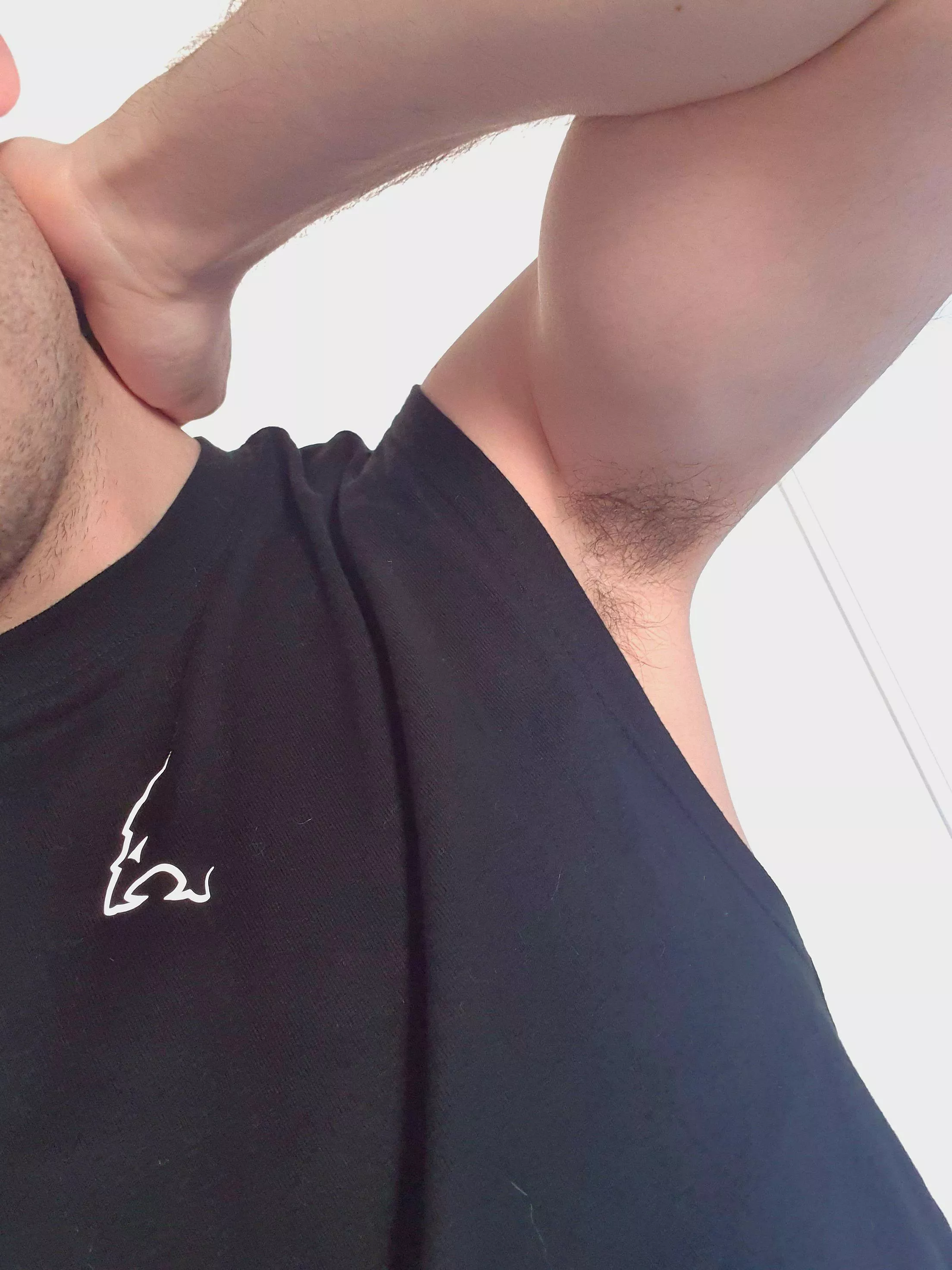 sniff or lick?💪👃👅🔥 posted by kinkybonerx