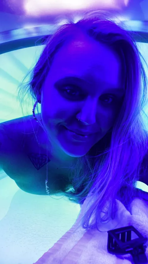 Tanned booty hehehe [F] by breeetheblondie