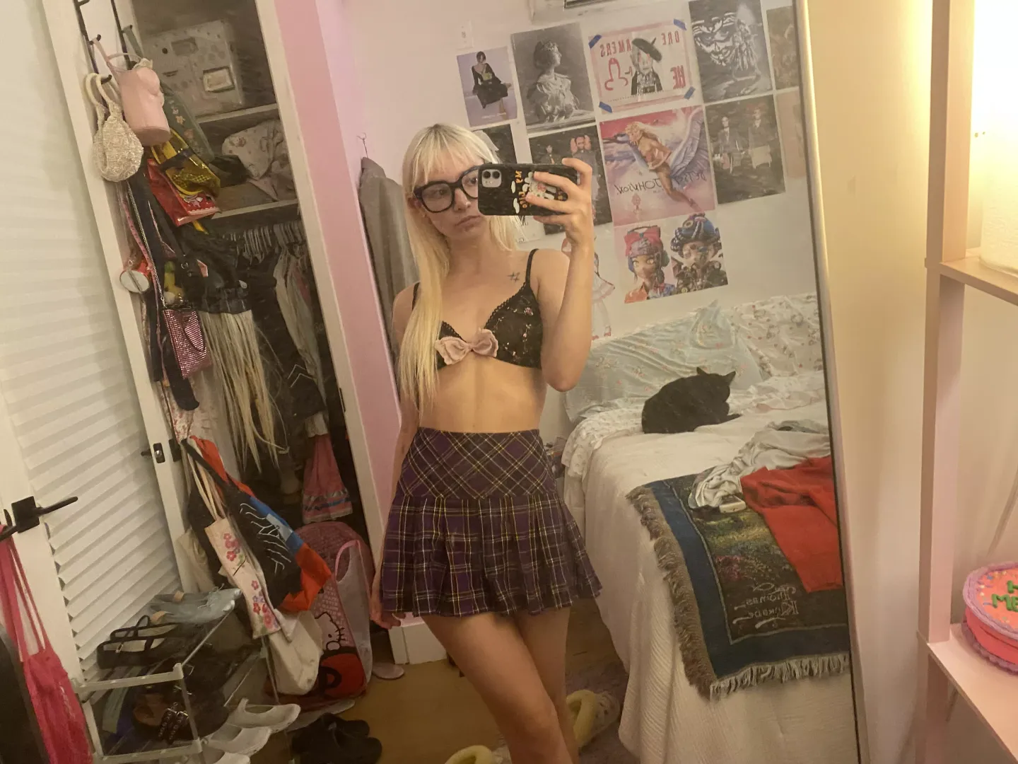 Time for class hehe :)) by KittyKatCutieX