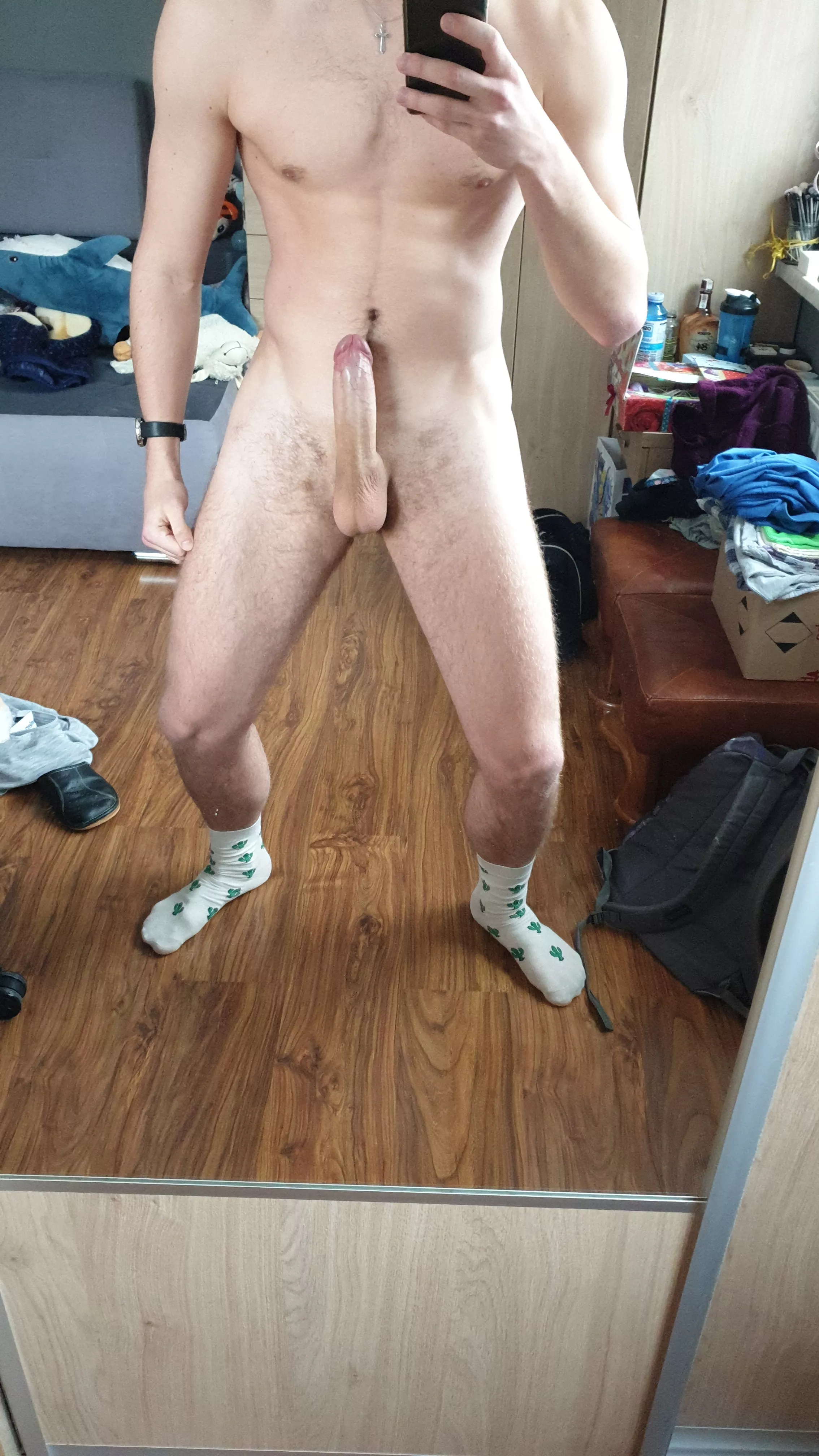 To this 7 people who see this: am I hot? posted by adas29111