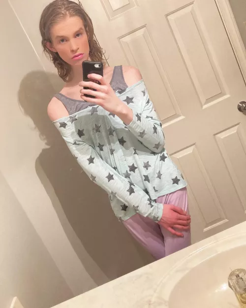 Tried to look cute but idk. What do u think? 🫶 by im_QuiteWell