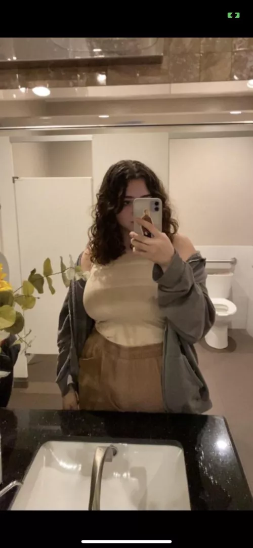 What a babe by GoonerByNoon