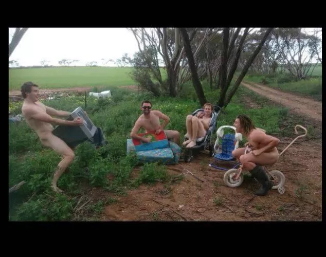 What's going on here? by Primal_Mantis