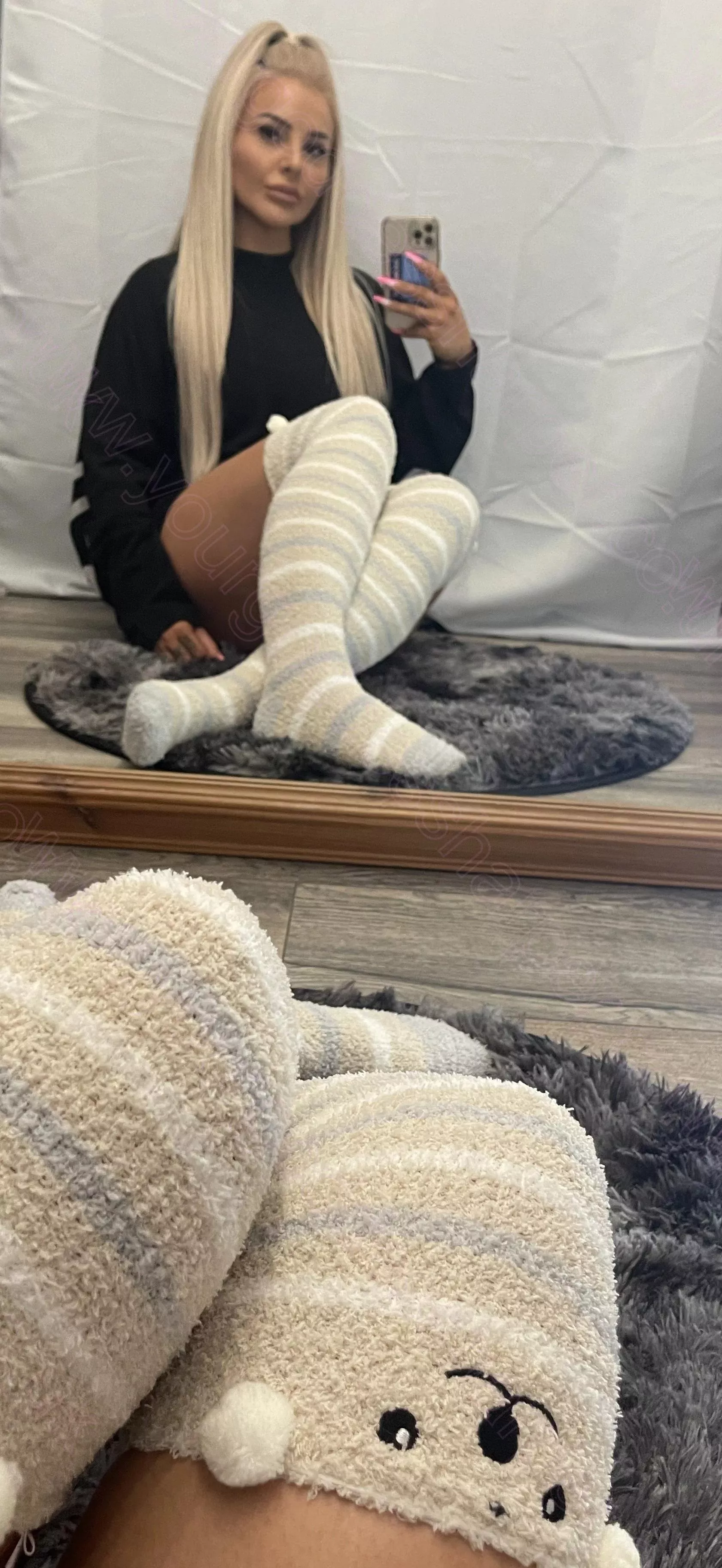 Who loves my fluffy over knee socks as much as I do? 😍 [female] posted by YourGoddessHarper