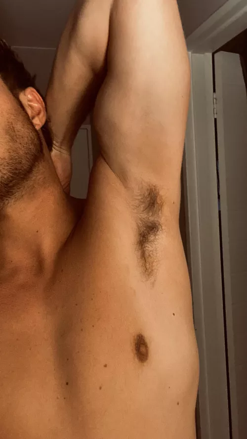 Wish I had more body hair, love a good hairy pit. 27yo from South-Africa by R18Browsing