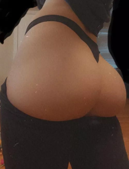 Would you fuck me raw? by Sexymilf0405