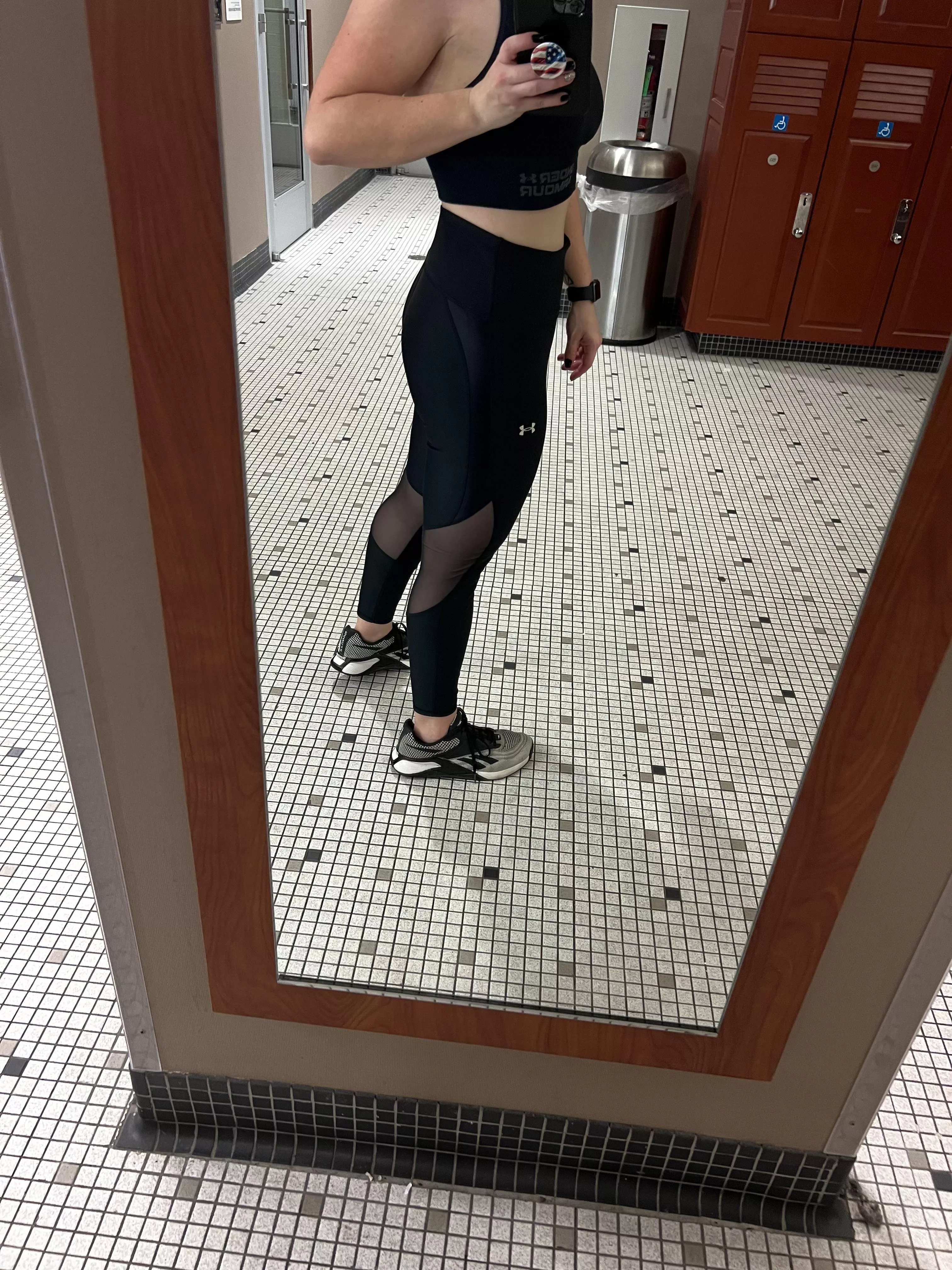 9/11 stair climb, legs, and abs. My Tuesday is complete! 💪🏻 posted by chelsearose22