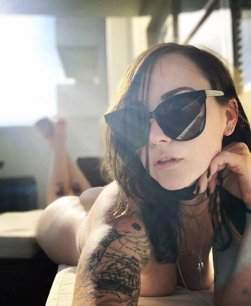 Caught several guys stopping to take pics of me on my balcony 💋🖤 posted by coraline_cosettexx