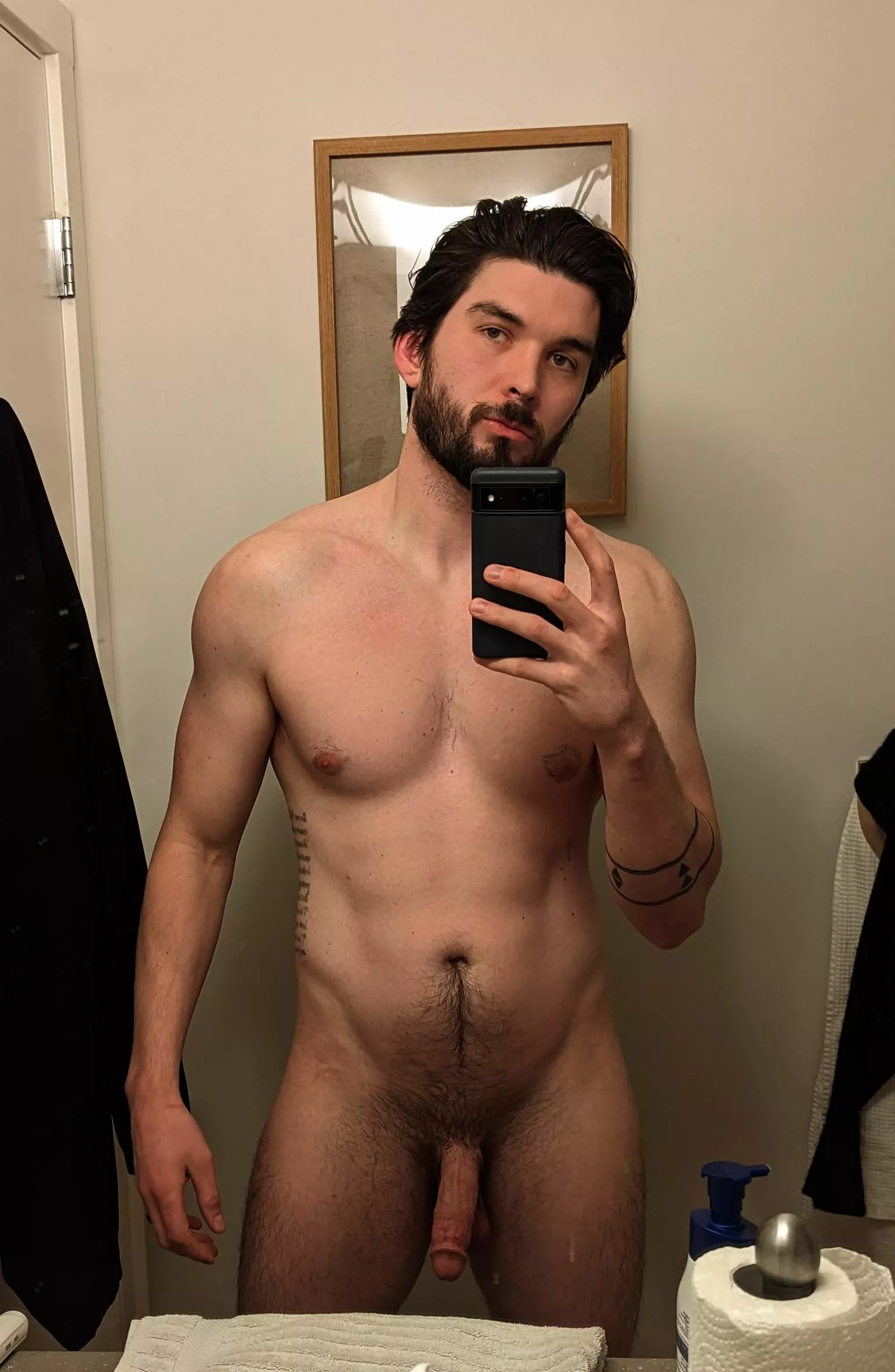 Come save me from a lazy rainy day 🇨🇦🖤 posted by 6rymm66