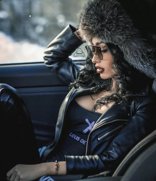 Daring girls are the sexiest by Physical-Sun3123