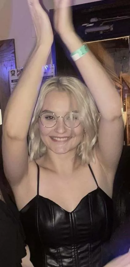 Dm to show me your appreciation 👅 posted by Repulsive_Program899