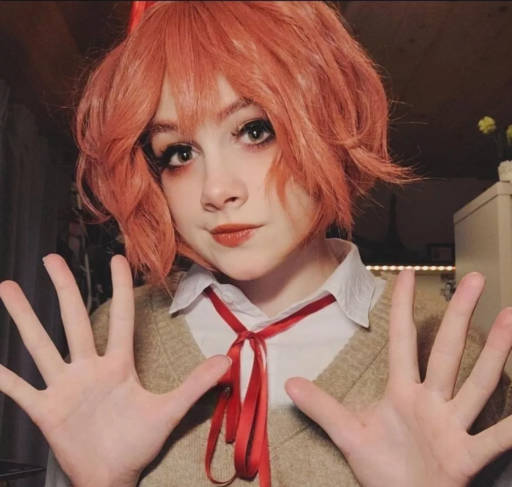 Do you like my hands? posted by cosplay_lov316