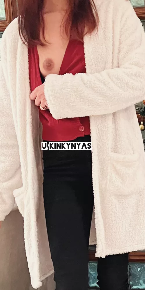 [F] Peek-A-Boob! by kinkynyas