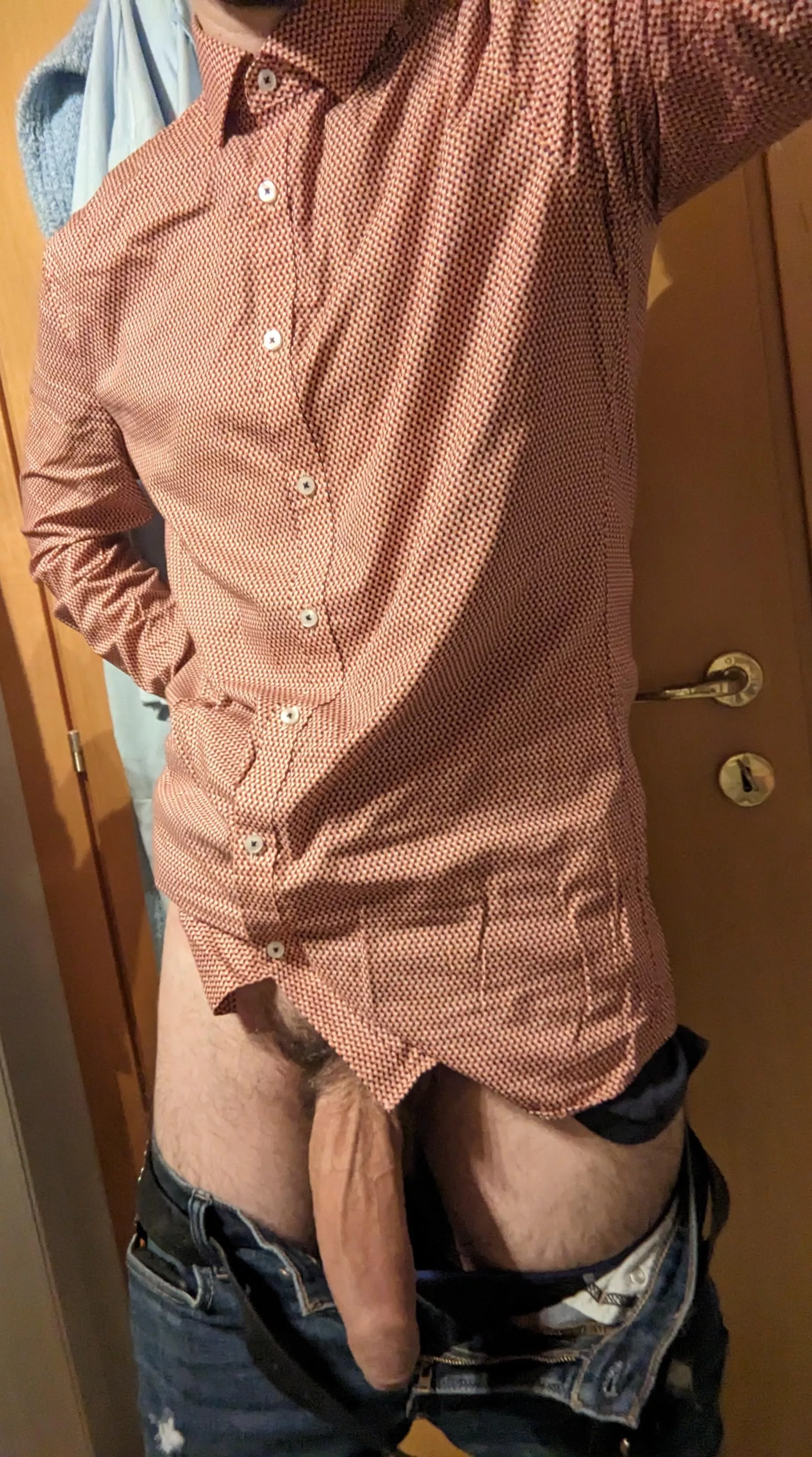 Giving out sausage 😋 posted by Cocksanta