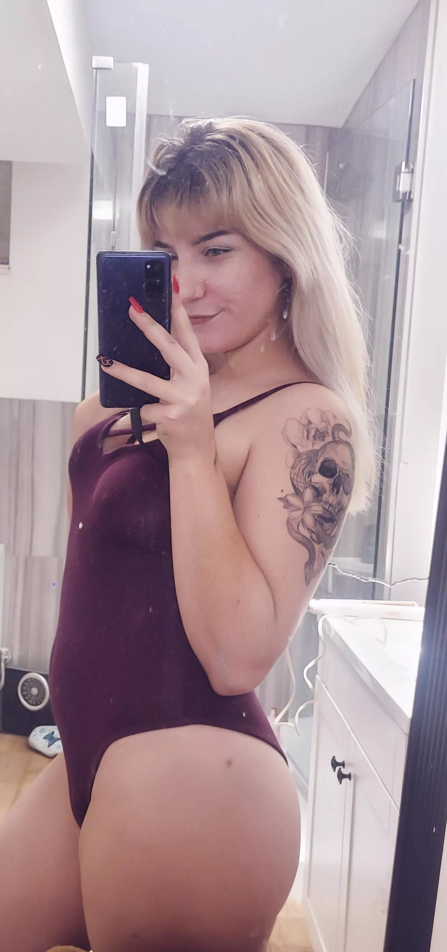 goodnight from Canada 🇨🇦😘 posted by Dramatic_mom