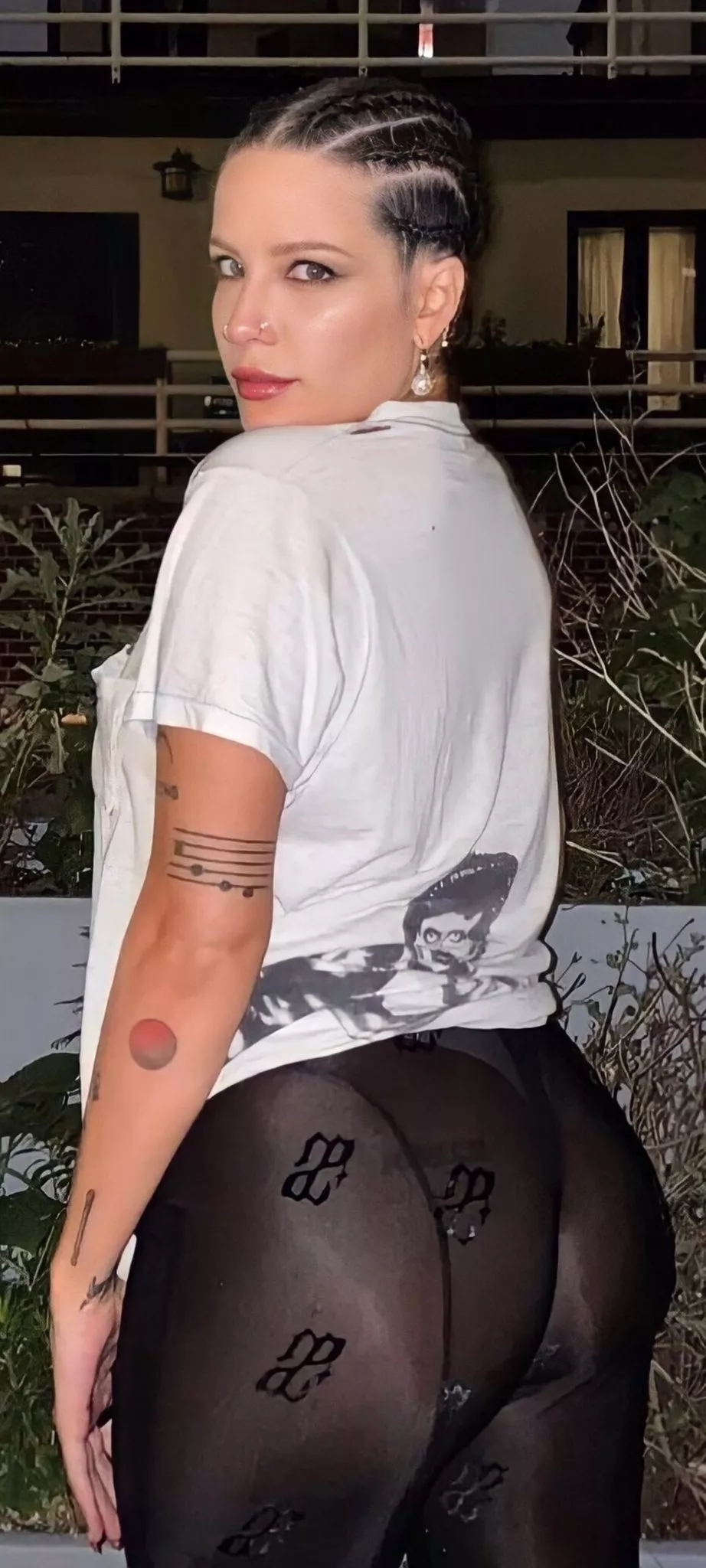 Halsey posted by heart7589