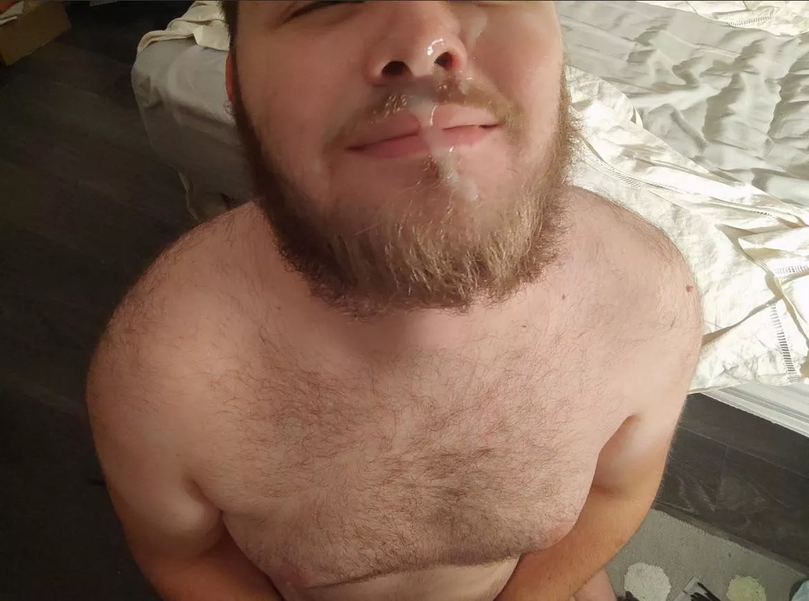 Happy face 😋 posted by hugoplum