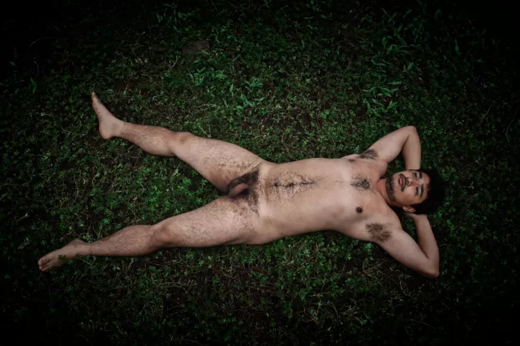 I love feeling the grass touch my body by cuerpoyoro