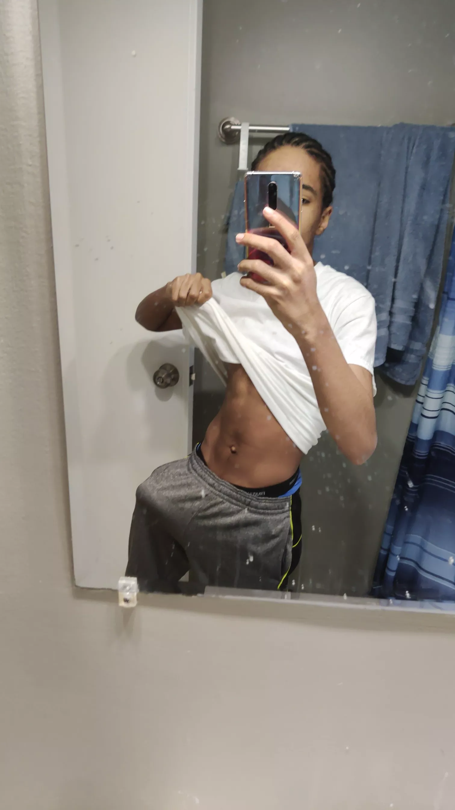 I wonder what's hiding under there🤔 posted by Xpector99