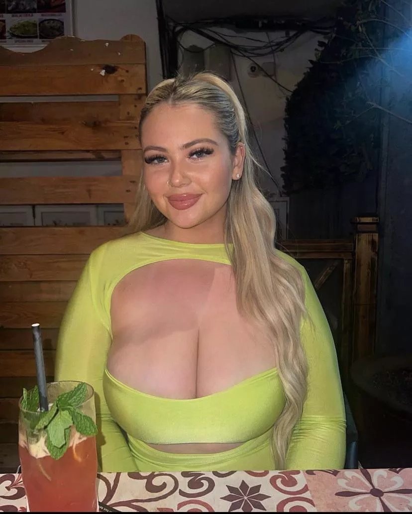 Izzy 🇮🇪 posted by Shamalam133