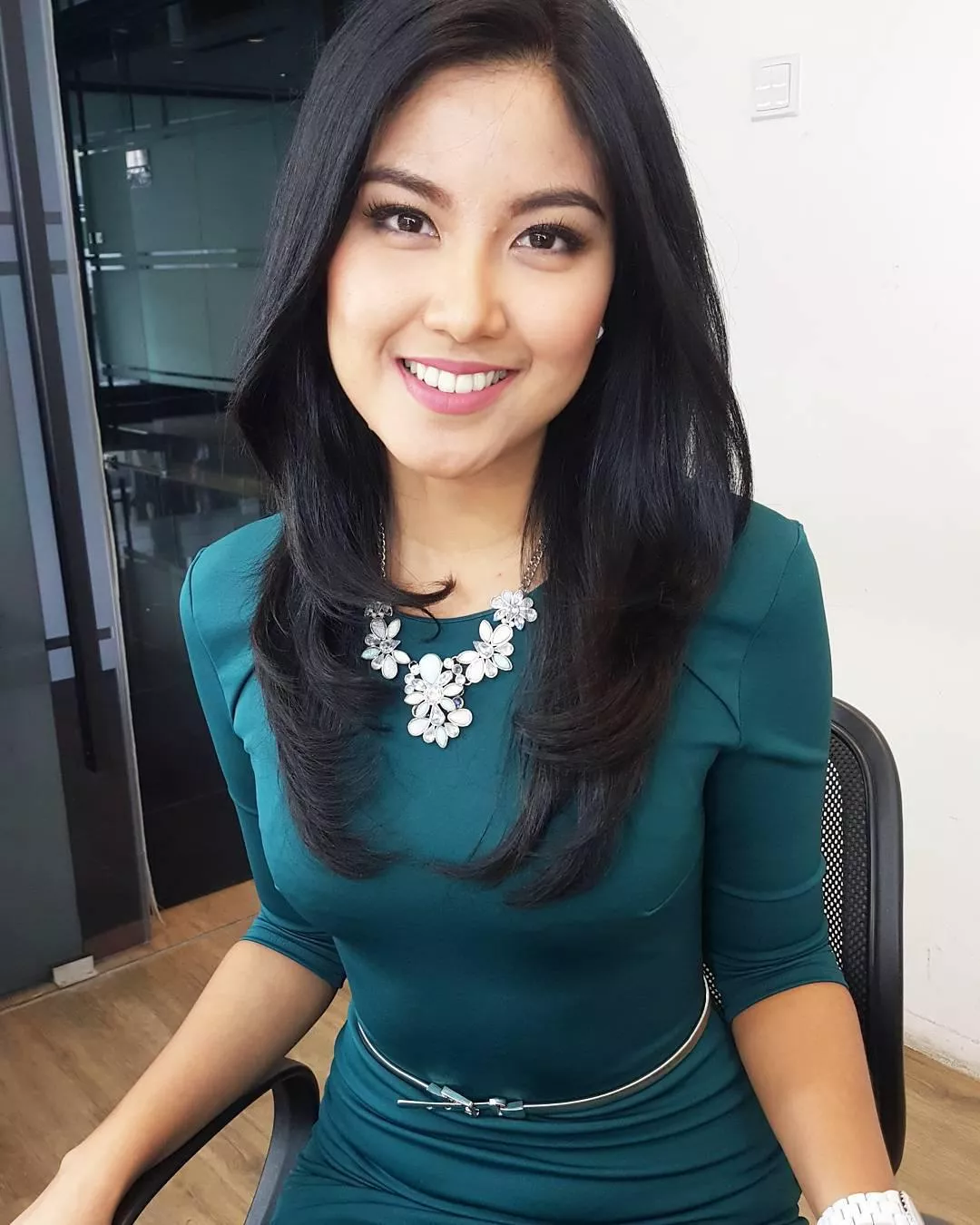 Javanese Actress and Televisiom Host Zivana Letisha Siregar posted by LunaroMusic