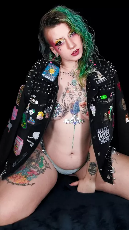 love taking pics in my battle jacket 🖤🤘 by sarah_succubus