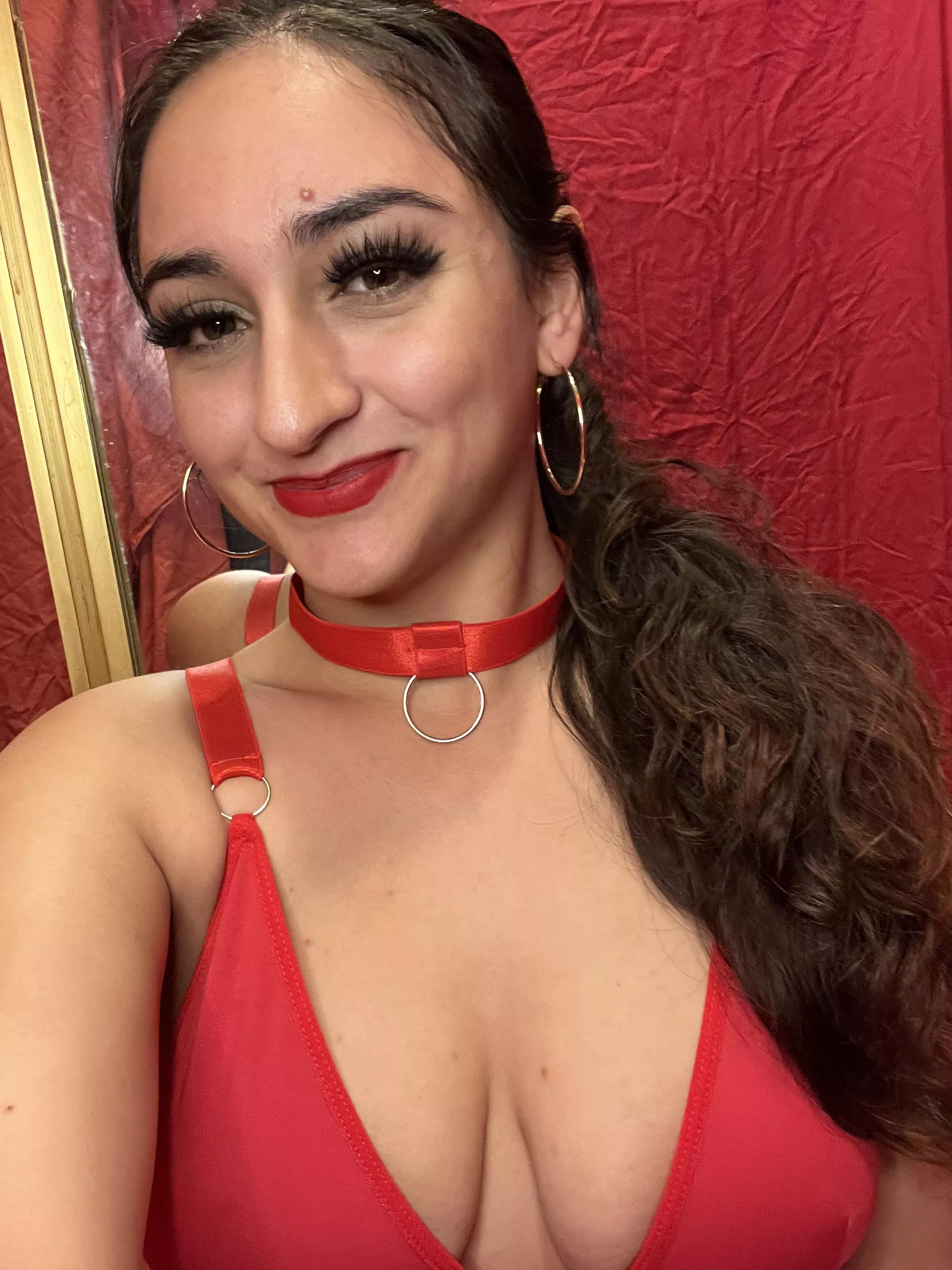 Love the color red, what’s yours? posted by wolfandbunny2019