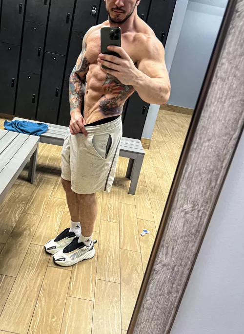 (M) Can someone help release my muscle tension? by Fullday3