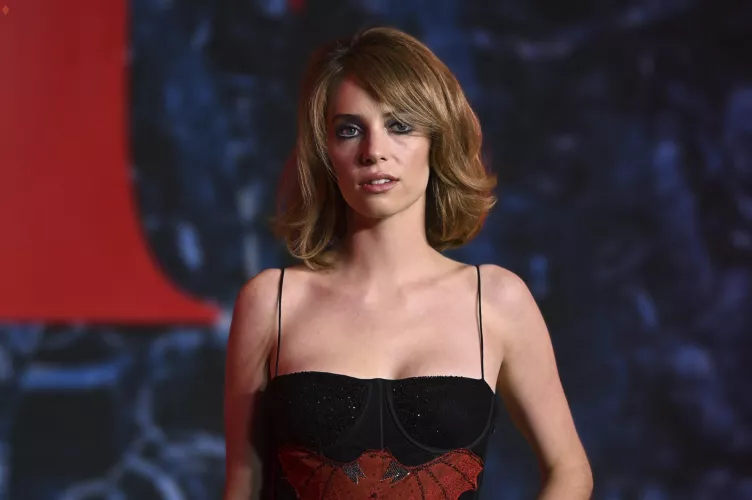 Maya Hawke by asdfbtwin