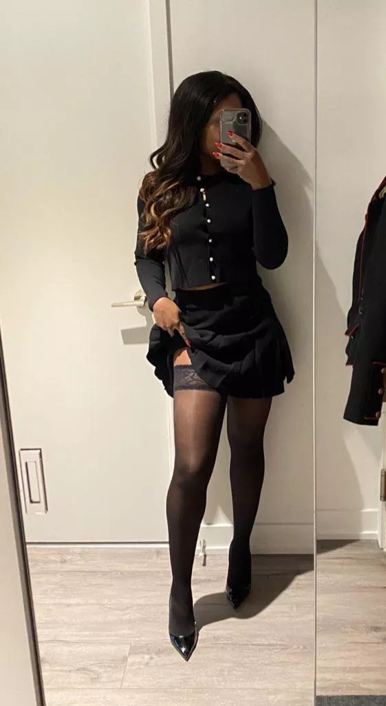 Meet me in your office 📑 posted by nelabella