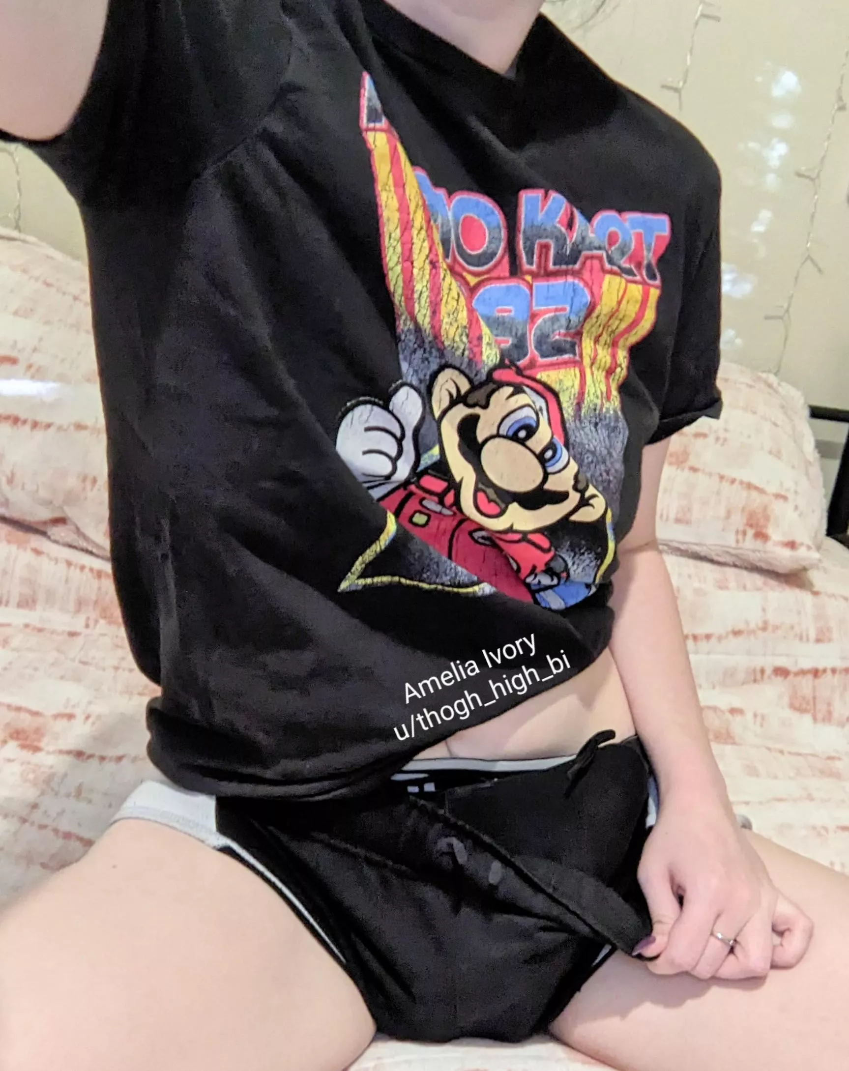 My cock fits so nicely in these shorts posted by thogh_high_bi