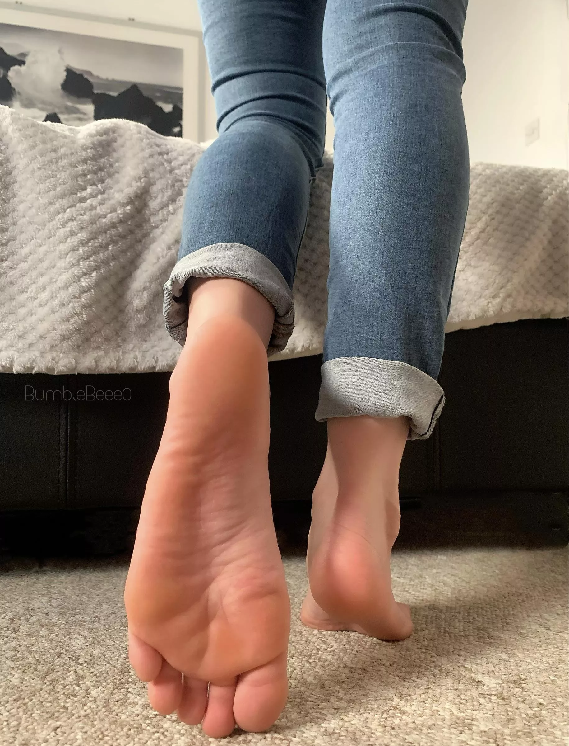 My petite feet want your attention 🤭 posted by BumbleBeee0